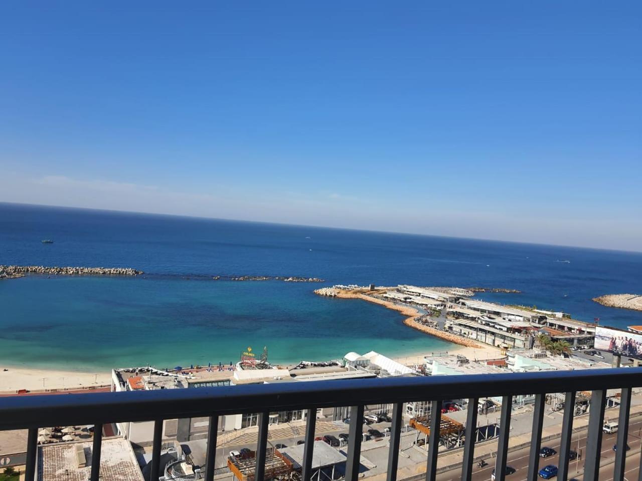 Apartment Square - With Side Sea-view