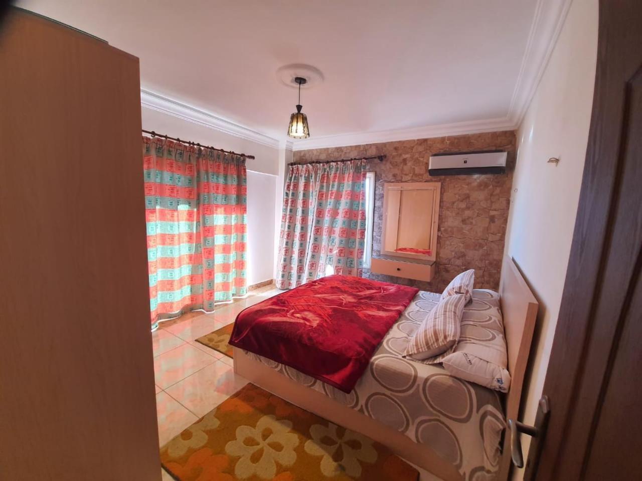 Square - With Side Sea-view Apartment Alexandria