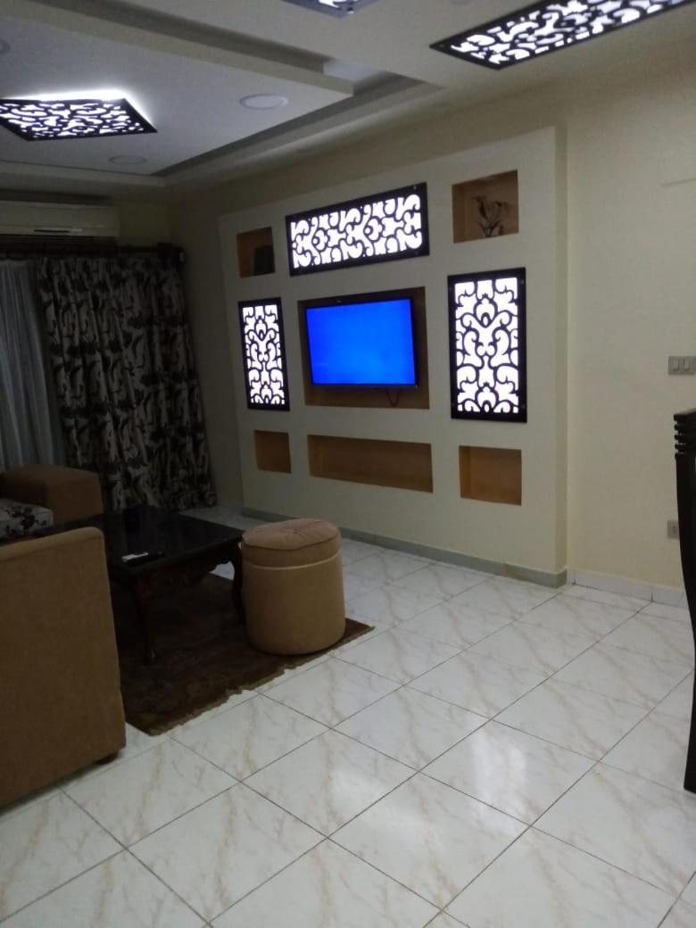 Square - With Side Sea-view Apartment *