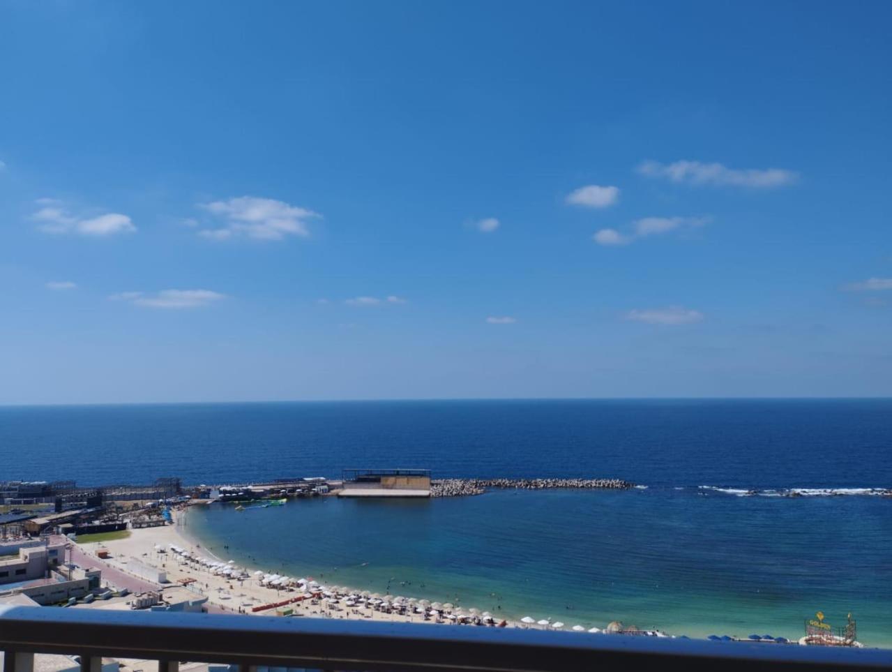 Square - With Side Sea-view Apartment *