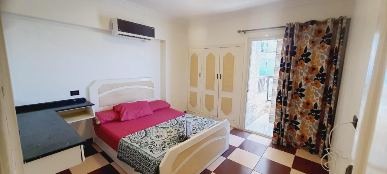 Apartment Square - With Side Sea-view