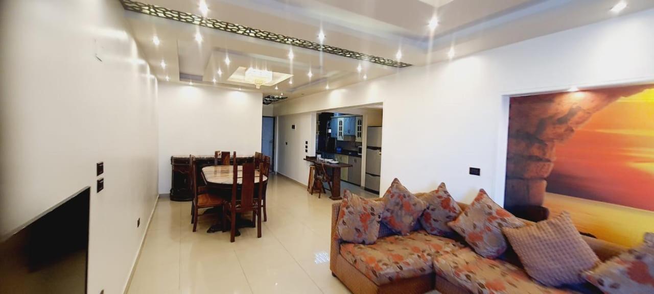 Square - With Side Sea-view Apartment *