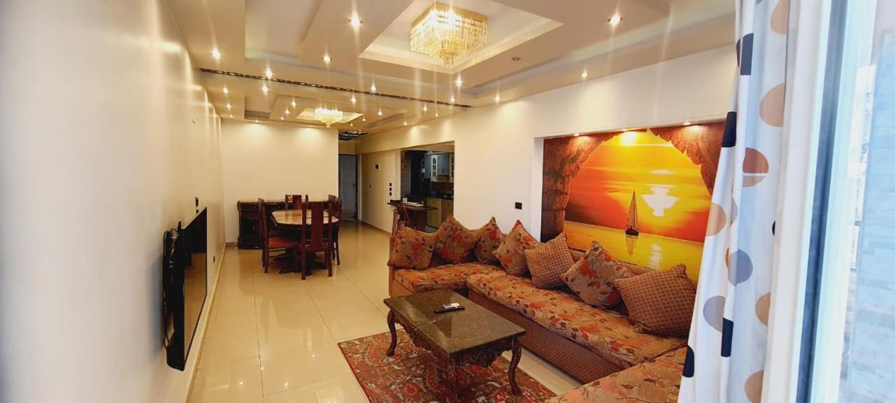 Apartment Square - With Side Sea-view *